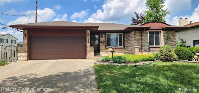 front view picture of 12875 Canterbury Dr, Sterling Heights, MI. 48312