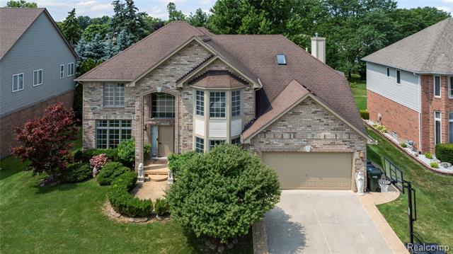 front view picture of 35839 Bella Sera Dr, Sterling Heights, MI. 48312