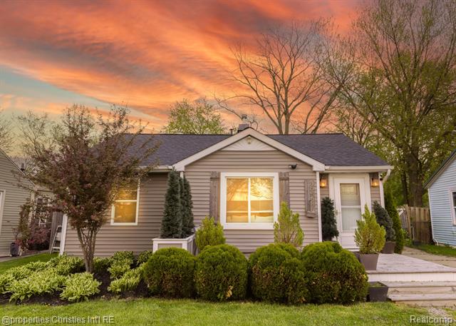 front view picture of 35468 Ellen, Clinton Township, MI. 48035