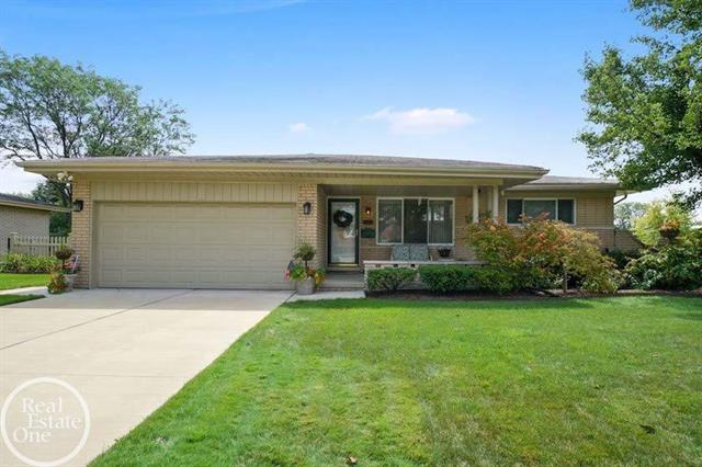 front view picture of 3426 Janet Dr, Sterling Heights, MI. 48310