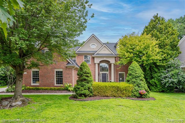 front view picture of 47320 Autumn Park Ct, Novi, MI. 48374