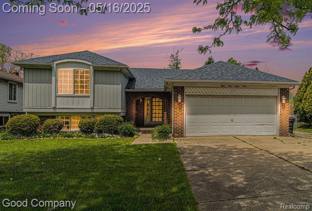 front view picture of 3965 Hearns Dr, Sterling Heights, MI. 48310