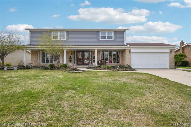 front view picture of 11098 Canterbury Dr, Sterling Heights, MI. 48312