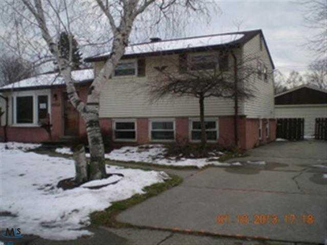 front view picture of 20452 Dubois, Clinton Township, MI. 48035