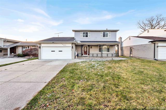 front view picture of 36613 La Marra Dr, Sterling Heights, MI. 48310
