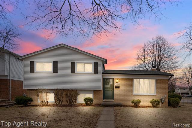 front view picture of 36310 Bagdad Dr, Sterling Heights, MI. 48312