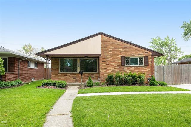 front view picture of 21036 Suffolk, Clinton Township, MI. 48035