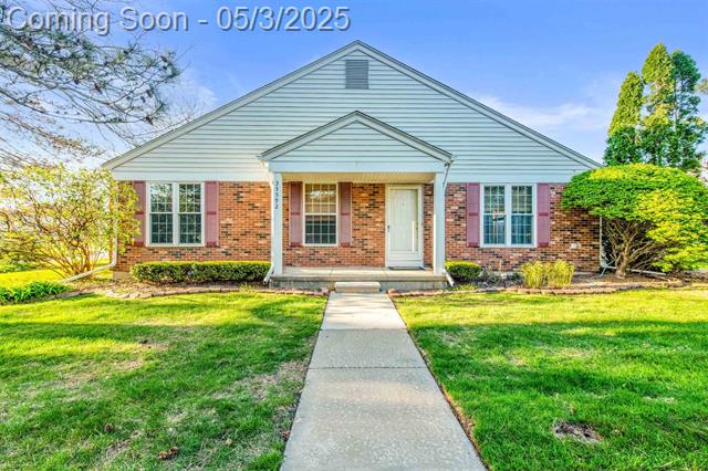 front view picture of 35592 Stillmeadow Ln, Clinton Township, MI. 48035