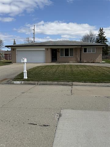 front view picture of 36592 Ridgecroft Dr, Sterling Heights, MI. 48312