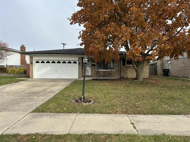 front view picture of 36870 Lodge Dr, Sterling Heights, MI. 48312