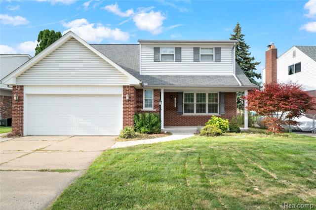 front view picture of 12851 Grand Haven Dr, Sterling Heights, MI. 48312