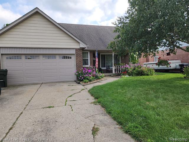 front view picture of 13226 Kozak Dr, Sterling Heights, MI. 48312
