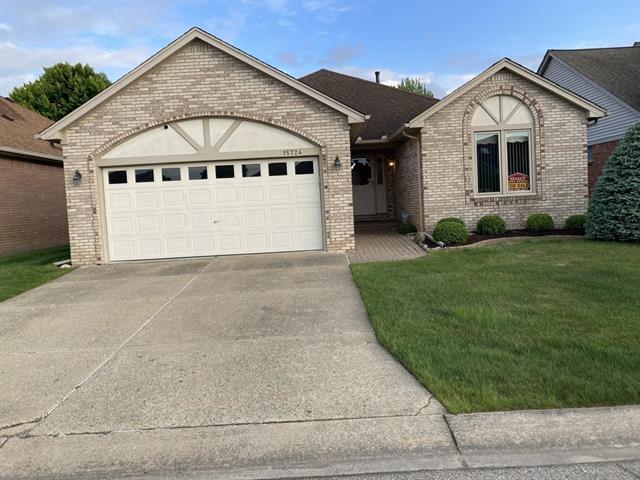 front view picture of 15724 Grooms Ct, Clinton Township, MI. 48035