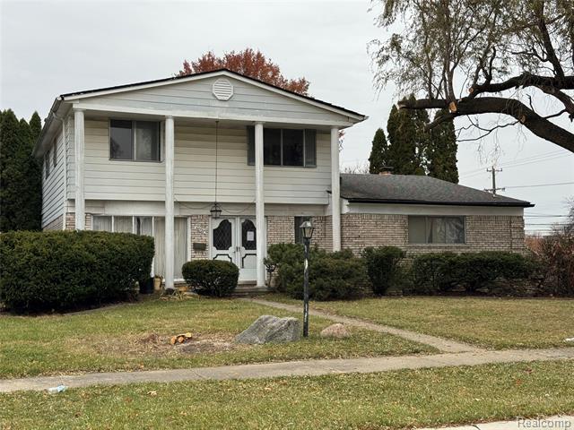 front view picture of 36737 Lanigan Dr, Sterling Heights, MI. 48312