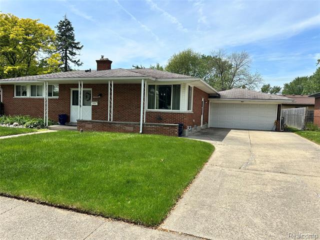 front view picture of 36403 Woodingham, Clinton Township, MI. 48035