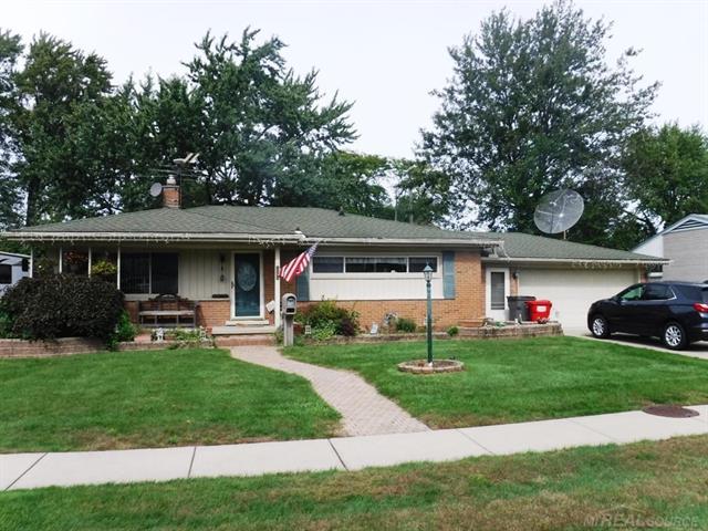 front view picture of 22311 Spitzley, Clinton Township, MI. 48035
