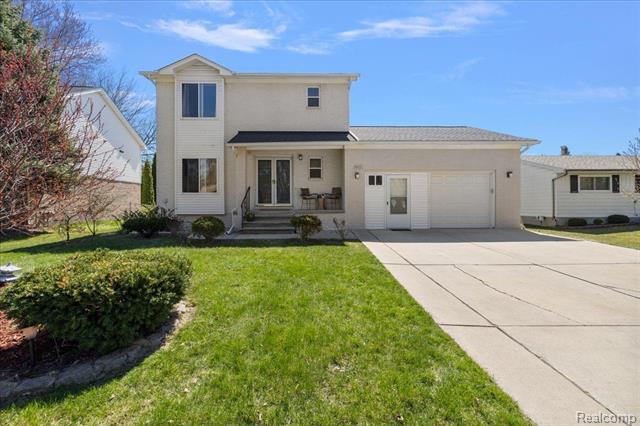 front view picture of 5612 Meadow View, Sterling Heights, MI. 48310