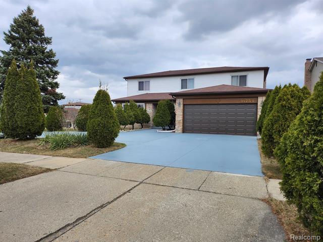 front view picture of 36754 Iroquois Dr, Sterling Heights, MI. 48310