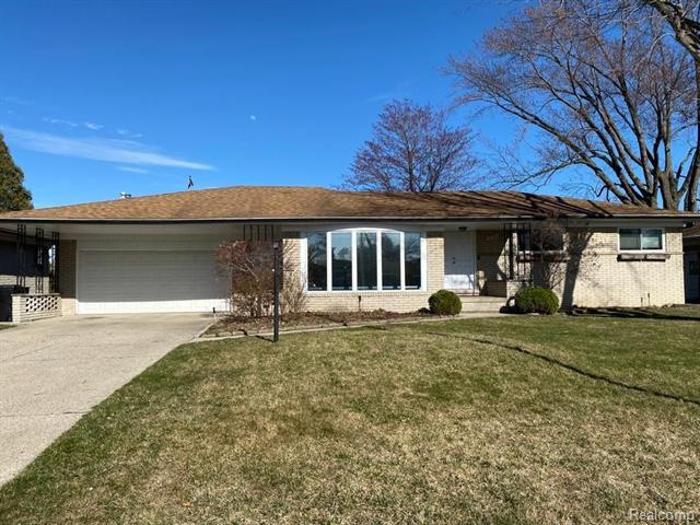 front view picture of 36784 Gregory Dr, Sterling Heights, MI. 48312