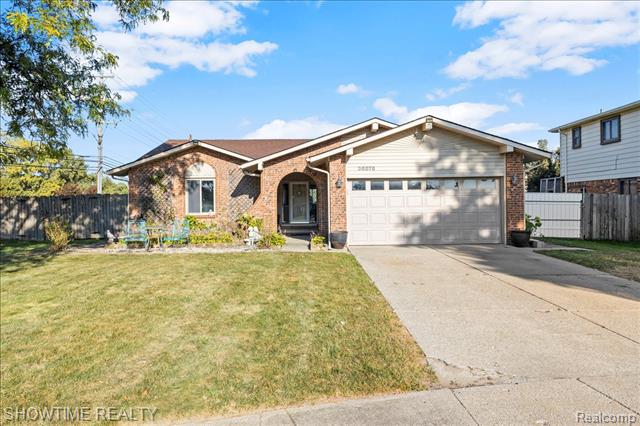 front view picture of 36876 Aaron Court, Sterling Heights, MI. 48312