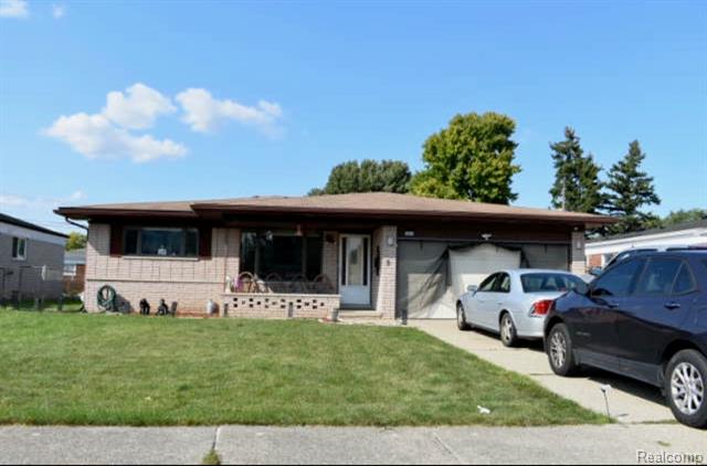 front view picture of 12341 De Grove Dr, Sterling Heights, MI. 48312