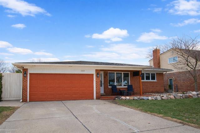 front view picture of 13154 Leech Dr, Sterling Heights, MI. 48312
