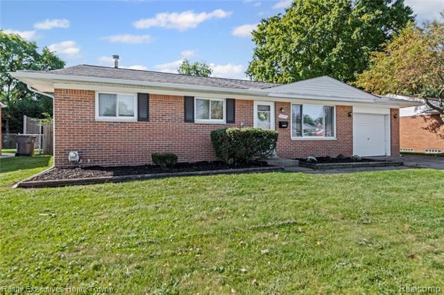 front view picture of 20790 Shoreview, Clinton Township, MI. 48035
