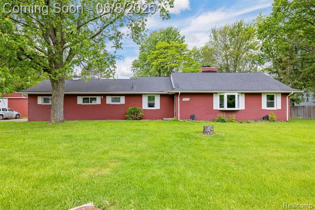 front view picture of 36195 Farmbrook, Clinton Township, MI. 48035