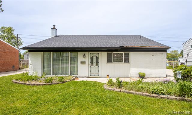 front view picture of 36335 Weideman, Clinton Township, MI. 48035