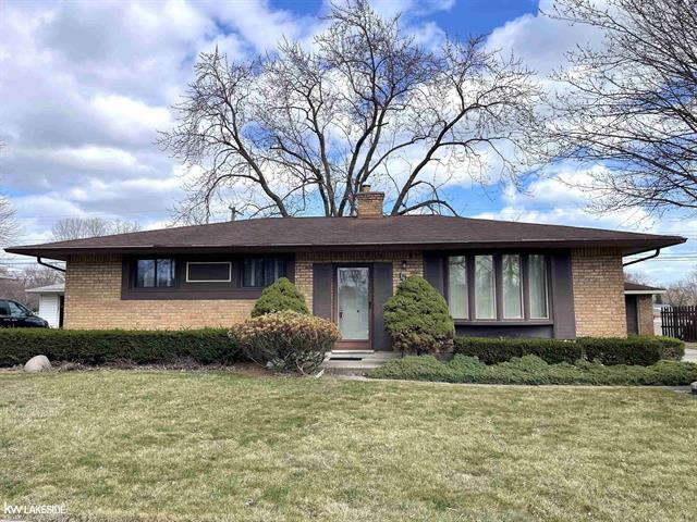 front view picture of 36406 Woodingham, Clinton Township, MI. 48035