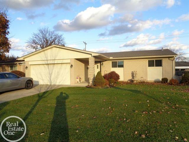 front view picture of 36702 Samoa Dr, Sterling Heights, MI. 48312