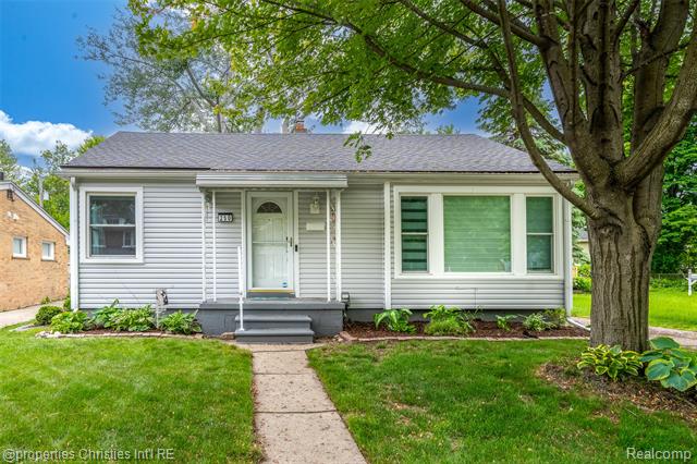 front view picture of 250 E Webster St, Ferndale, MI. 48220