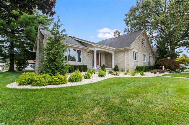 front view picture of 38008 Seaway, Harrison Township, MI. 48045