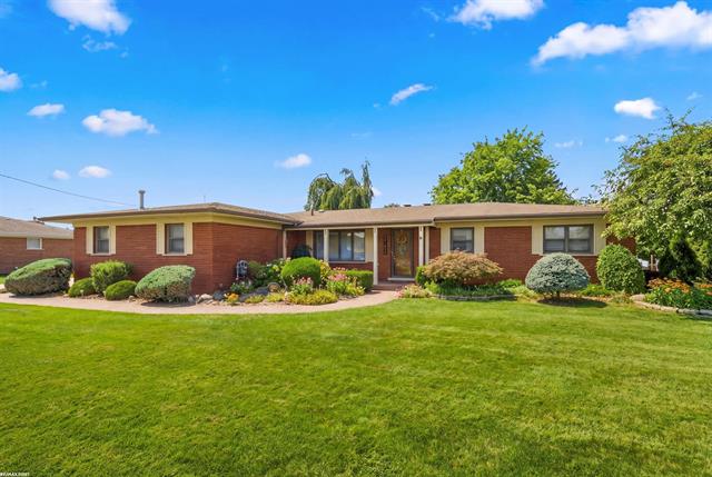 front view picture of 38151 Seaway, Harrison Township, MI. 48045