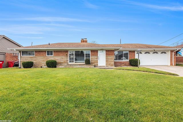 front view picture of 37895 Pointe Rosa, Harrison Township, MI. 48045