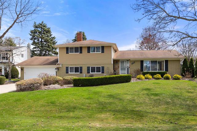 front view picture of 16480 Andover, Clinton Township, MI. 48035