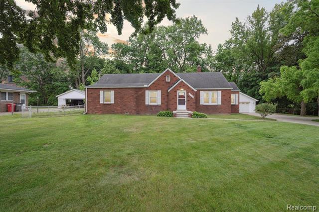 front view picture of 36280 Moravian, Clinton Township, MI. 48035