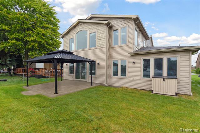 front view picture of 37793 Circle, Harrison Township, MI. 48045