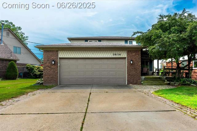 front view picture of 38114 Huron Pointe, Harrison Township, MI. 48045
