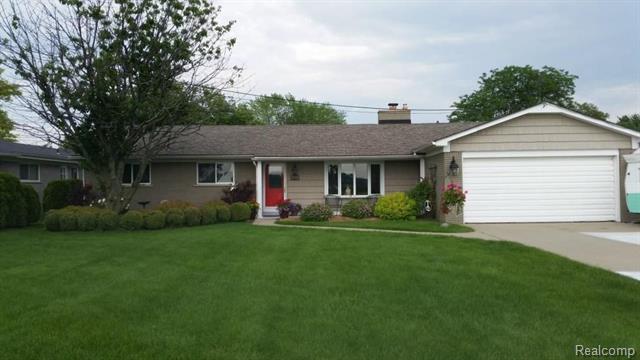 front view picture of 39184 Venetian, Harrison Township, MI. 48045