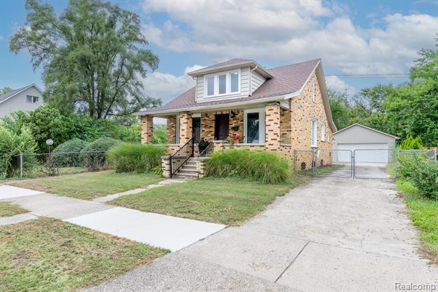 front view picture of 21059 Westview Ave, Ferndale, MI. 48220