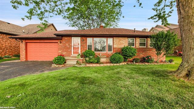 front view picture of 38156 Huron Pointe, Harrison Township, MI. 48045
