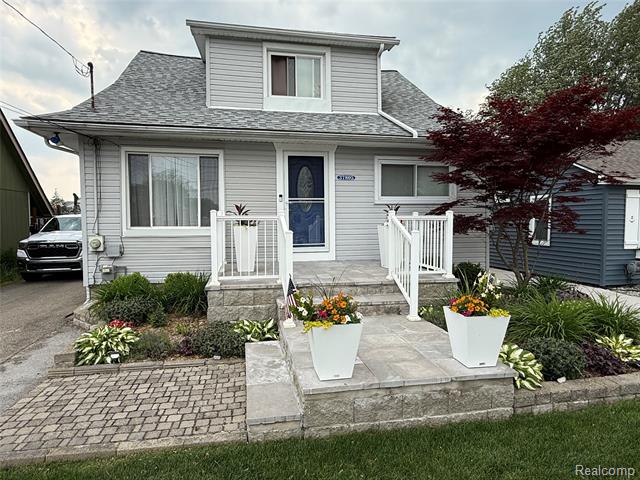 front view picture of 37805 Maplehill, Harrison Township, MI. 48045