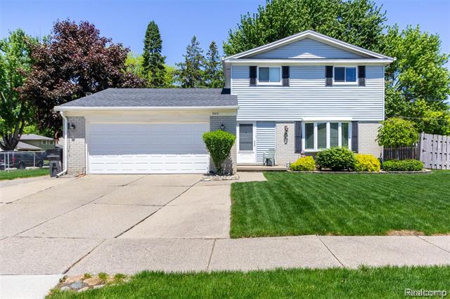 front view picture of 23415 Thornton, Clinton Township, MI. 48035