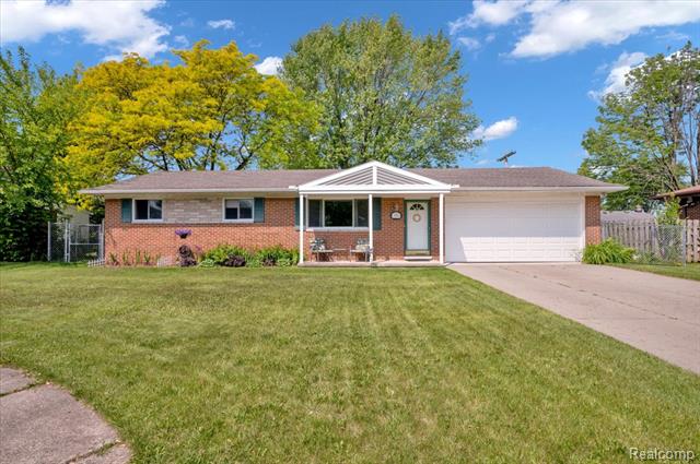 front view picture of 36809 Lawton, Clinton Township, MI. 48035