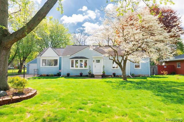 front view picture of 36757 Birwood, Clinton Township, MI. 48035
