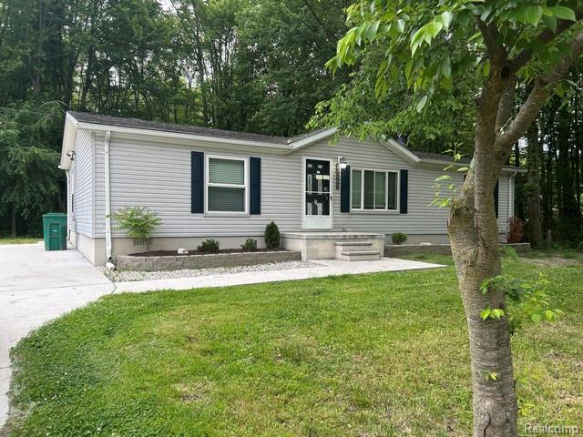 front view picture of 27665 Hiller, Harrison Township, MI. 48045