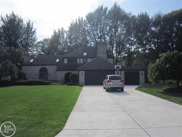 front view picture of 27110 Hickory, Harrison Township, MI. 48045