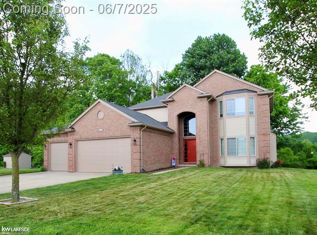 front view picture of 32806 Kathleen Dr, New Baltimore, MI. 48047