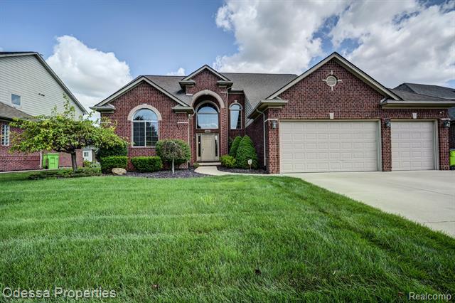 front view picture of 16004 Moore Park Rd, Macomb, MI. 48044